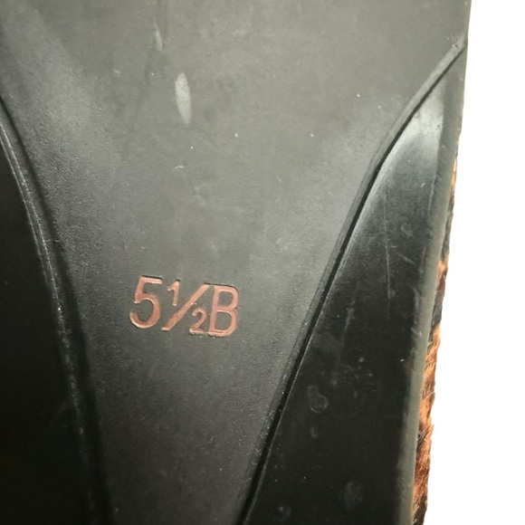 TALBOTS Womens Leopard Animal Print Pony Hair Pointed Toe Flats Size 5 1/2 B, - Picture 9 of 9